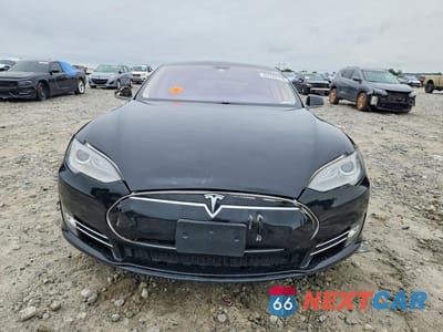 Piąte zdjęcie samochodu w środku: 2013 TESLA MODEL S VIN:5YJSA1CN3DFP26350 - miniatura