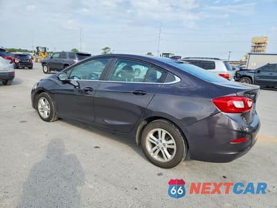 Drugie zdjęcie samochodu z przodu: 2017 CHEVROLET CRUZE LT VIN:1G1BE5SM7H7251424 - miniatura