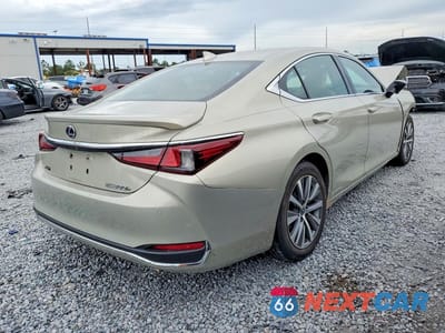 Trzecie zdjęcie samochodu z tyłu: 2021 LEXUS ES 300H VIN:58ADA1C13MU002515 - miniatura