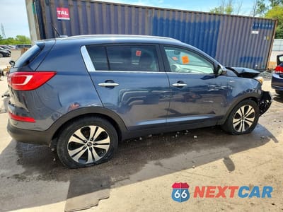 Trzecie zdjęcie samochodu z tyłu: 2012 KIA SPORTAGE EX VIN:KNDPCCA27C7179348 - miniatura