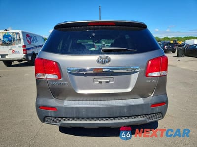 Zdjęcie 6 z 13 samochodu: 2011 KIA SORENTO EX VIN:5XYKUDA25BG179119 - miniatura