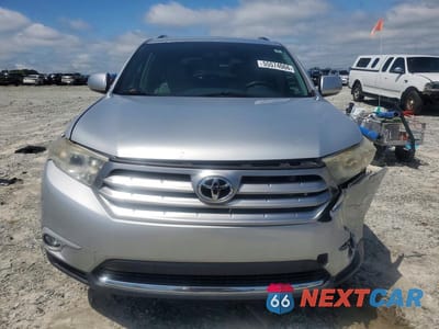 Piąte zdjęcie samochodu w środku: 2013 TOYOTA HIGHLANDER PLUS VIN:5TDZK3EH5DS131820 - miniatura