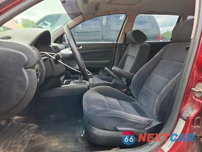 Zdjęcie 7 z 14 samochodu: 1999 VOLKSWAGEN PASSAT GLS VIN:WVWNA63B4XE378189 - miniatura