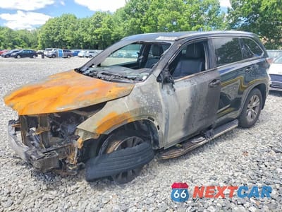 2015 TOYOTA HIGHLANDER XLE 5TDJKRFH4FS174983 - główne zdjęcie licytacji z USA - miniatura