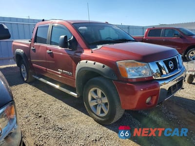 Czwarte zdjęcie samochodu z boku: 2014 NISSAN TITAN SV VIN:1N6AA0EC1EN511826 - miniatura