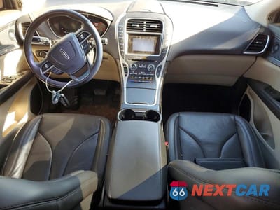 Zdjęcie 8 z 13 samochodu: 2020 LINCOLN NAUTILUS RESERVE VIN:2LMPJ6K9XLBL23100 - miniatura