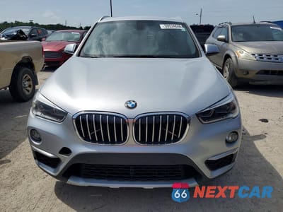 Piąte zdjęcie samochodu w środku: 2016 BMW X1 XDRIVE28I VIN:WBXHT3Z30G4A50785 - miniatura