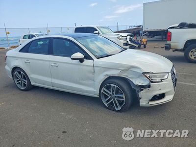 Czwarte zdjęcie samochodu z boku: 2020 AUDI A3 PREMIUM VIN:WAUAUGFF1LA106059 - miniatura