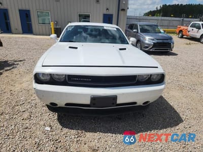 Piąte zdjęcie samochodu w środku: 2014 DODGE CHALLENGER SXT VIN:2C3CDYAGXEH274325 - miniatura