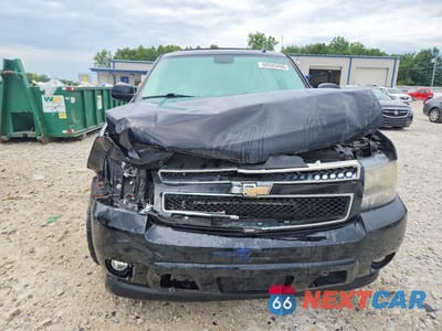 Piąte zdjęcie samochodu w środku: 2011 CHEVROLET TAHOE K1500 LT VIN:1GNSKBE05BR255417 - miniatura