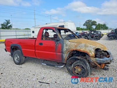 Czwarte zdjęcie samochodu z boku: 2004 GMC SIERRA K2500 HEAVY DUTY VIN:1GTHK24UX4E399613 - miniatura