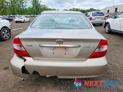 Zdjęcie 6 z 11 samochodu: 2004 TOYOTA CAMRY LE VIN:4T1BE32K14U307598 - miniatura