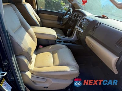 Piąte zdjęcie samochodu w środku: 2012 TOYOTA SEQUOIA SR5 VIN:5TDZY5G10CS040947 - miniatura