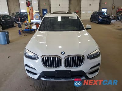 Piąte zdjęcie samochodu w środku: 2019 BMW X3 XDRIVE30I VIN:5UXTR9C55KLD90739 - miniatura