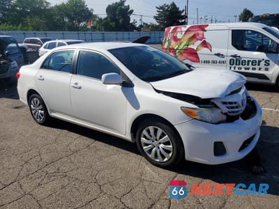 Czwarte zdjęcie samochodu z boku: 2013 TOYOTA COROLLA LE VIN:2T1BU4EE5DC958197 - miniatura