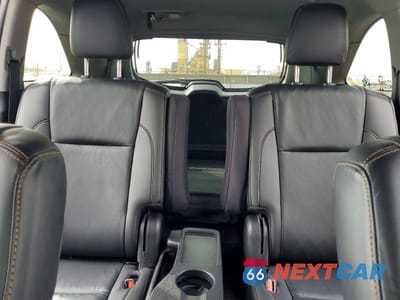Zdjęcie 10 z 14 samochodu: 2019 TOYOTA HIGHLANDER XLE VIN:5TDKZRFH4KS365202 - miniatura