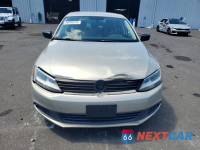 Piąte zdjęcie samochodu w środku: 2014 VOLKSWAGEN JETTA BASE VIN:3VW2K7AJ2EM298815 - miniatura
