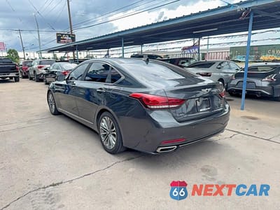 Trzecie zdjęcie samochodu z tyłu: 2017 GENESIS G80 3.8 VIN:KMHGN4JE0HU210311 - miniatura