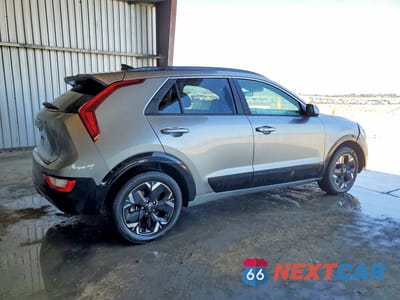 Trzecie zdjęcie samochodu z tyłu: 2023 KIA NIRO WIND VIN:KNDCR3L19P5071073 - miniatura