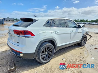 Trzecie zdjęcie samochodu z tyłu: 2022 VOLKSWAGEN ATLAS CROSS SPORT SE VIN:1V2KC2CA7NC204220 - miniatura