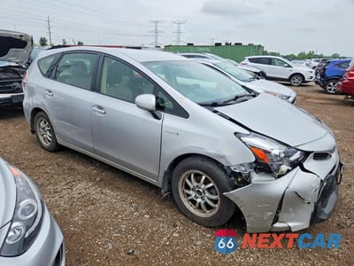 Czwarte zdjęcie samochodu z boku: 2017 TOYOTA PRIUS V TWO VIN:JTDZN3EUXHJ064400 - miniatura