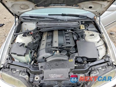 Zdjęcie 11 z 12 samochodu: 2005 BMW 325 I VIN:WBAEV33435KW16940 - miniatura