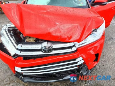Zdjęcie 12 z 13 samochodu: 2017 TOYOTA HIGHLANDER LE VIN:5TDBZRFH7HS374355 - miniatura