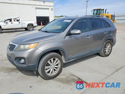 2011 KIA SORENTO EX 5XYKUDA28BG042353 - główne zdjęcie licytacji z USA - miniatura
