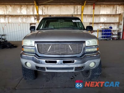Piąte zdjęcie samochodu w środku: 2004 GMC NEW SIERRA K1500 VIN:2GTEK13T641398840 - miniatura