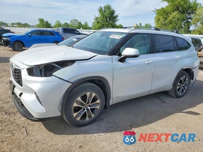 2023 TOYOTA HIGHLANDER HYBRID XLE 5TDKBRCH7PS136657 - główne zdjęcie licytacji z USA - miniatura