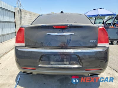 Zdjęcie 6 z 12 samochodu: 2019 CHRYSLER 300 TOURING VIN:2C3CCAAG3KH547952 - miniatura
