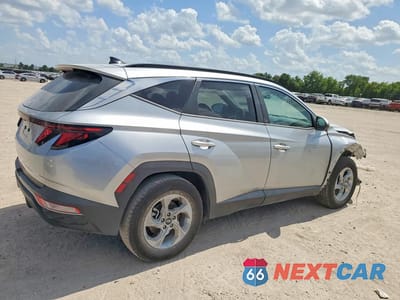 Trzecie zdjęcie samochodu z tyłu: 2024 HYUNDAI TUCSON SEL VIN:5NMJB3DE9RH304978 - miniatura