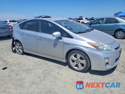 Czwarte zdjęcie samochodu z boku: 2010 TOYOTA PRIUS V VIN:JTDKN3DU6A1036277 - miniatura