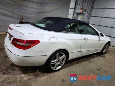 Trzecie zdjęcie samochodu z tyłu: 2013 MERCEDES-BENZ E 350 VIN:WDDKK5KF6DF189053 - miniatura