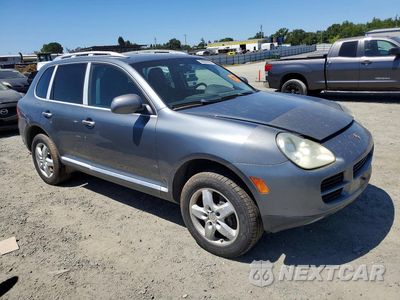Czwarte zdjęcie samochodu z boku: 2004 PORSCHE CAYENNE VIN:WP1AA29P34LA23210 - miniatura