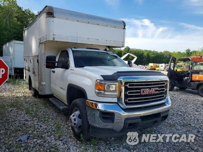 Czwarte zdjęcie samochodu z boku: 2017 GMC SIERRA K3500 DELIVERY TRUCK VIN:1GD32VCG3HF158348 - miniatura