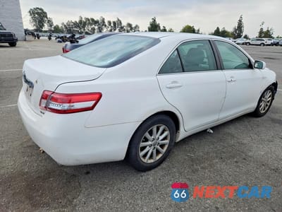 Trzecie zdjęcie samochodu z tyłu: 2010 TOYOTA CAMRY XLE VIN:4T4BF3EK5AR010120 - miniatura