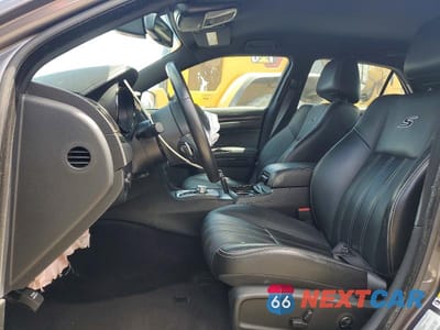 Zdjęcie 7 z 13 samochodu: 2015 CHRYSLER 300 S VIN:2C3CCABG2FH780726 - miniatura