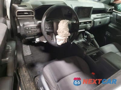 Zdjęcie 8 z 12 samochodu: 2025 TOYOTA TACOMA SR VIN:3TYJDAHNXST038984 - miniatura
