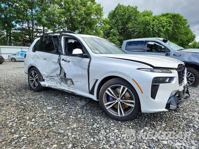 Czwarte zdjęcie samochodu z boku: 2024 BMW X7 XDRIVE40I VIN:5UX23EM07R9V65845 - miniatura