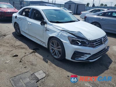 Czwarte zdjęcie samochodu z boku: 2017 VOLKSWAGEN PASSAT R-LINE VIN:1VWDT7A36HC004863 - miniatura