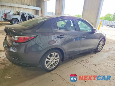 Trzecie zdjęcie samochodu z tyłu: 2018 TOYOTA YARIS IA BASE VIN:3MYDLBYV3JY326548 - miniatura