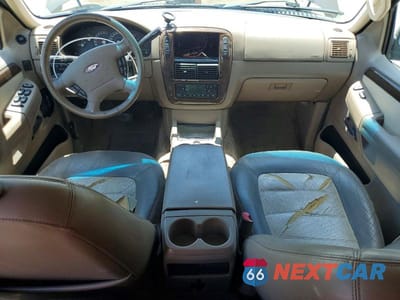 Zdjęcie 8 z 13 samochodu: 2005 FORD EXPLORER VIN:1FMDU74W95UA28114 - miniatura