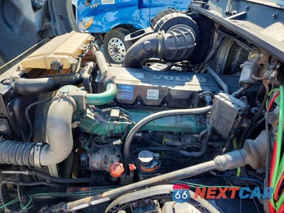 Zdjęcie 7 z 10 samochodu: 2014 VOLVO VN VNL VIN:4V4NC9EH2EN165076 - miniatura