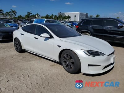 Czwarte zdjęcie samochodu z boku: 2021 TESLA MODEL S VIN:5YJSA1E57MF454091 - miniatura