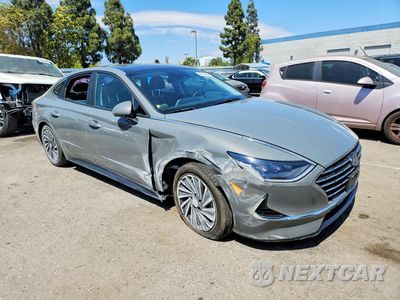 Czwarte zdjęcie samochodu z boku: 2022 HYUNDAI SONATA HYBRID LIMITED VIN:KMHL54JJ3NA051728 - miniatura
