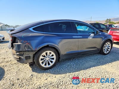 Trzecie zdjęcie samochodu z tyłu: 2017 TESLA MODEL X VIN:5YJXCBE26HF077027 - miniatura