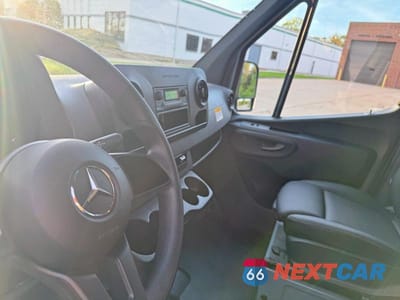 Zdjęcie 9 z 10 samochodu: 2023 MERCEDES-BENZ SPRINTER 2500 VIN:W1Y4NDHY7PT136876 - miniatura