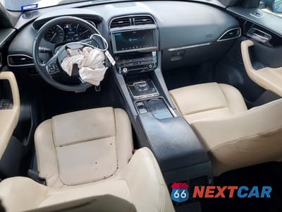 Zdjęcie 8 z 14 samochodu: 2019 JAGUAR F-PACE PREMIUM VIN:SADCJ2FX7KA610943 - miniatura