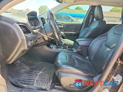 Zdjęcie 7 z 12 samochodu: 2019 JEEP CHEROKEE OVERLAND VIN:1C4PJMJNXKD174117 - miniatura
